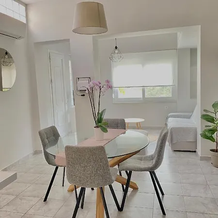 New 1.5km From The Center Of Chania Appartamento *